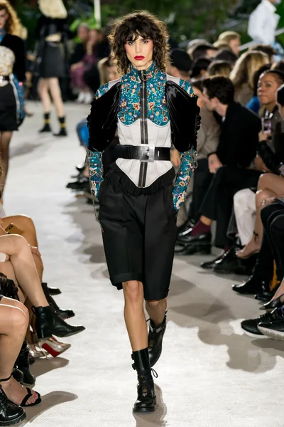 Look 57
